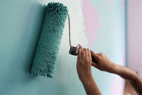 Can You Paint Over Wallpaper? Exploring the Possibilities and Pitfalls