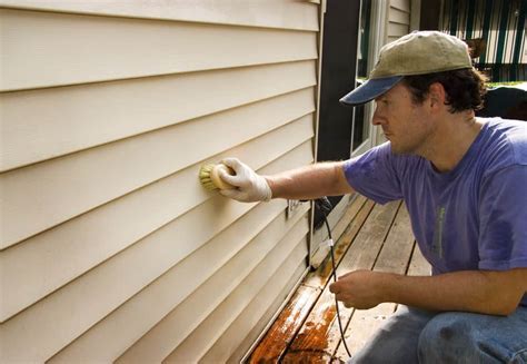 How to Remove Dried Paint from Vinyl Siding: A Comprehensive Guide